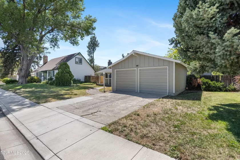 4571 Aster, Reno, Nevada 89502, 3 Bedrooms Bedrooms, ,2 BathroomsBathrooms,Residential,Residential,Aster,250052857