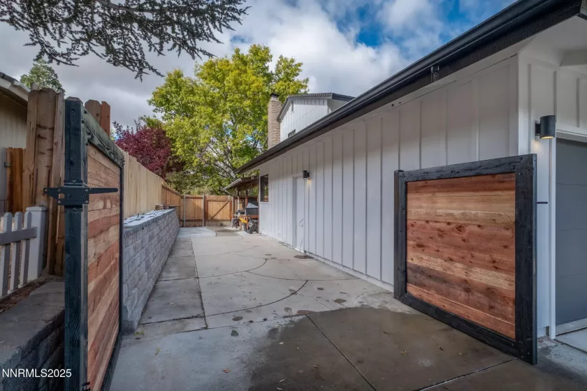 3390 Thornhill, Reno, Nevada 89509, 5 Bedrooms Bedrooms, ,3 BathroomsBathrooms,Residential,Residential,Thornhill,250052865