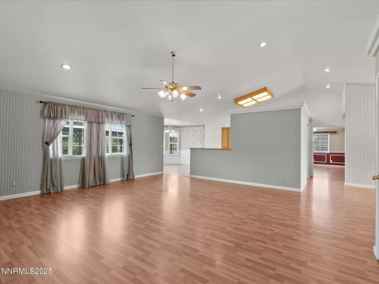 696 Sunrise, Fallon, Nevada 89406, 4 Bedrooms Bedrooms, ,2 BathroomsBathrooms,Residential,Residential,Sunrise,250052867