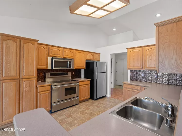 696 Sunrise, Fallon, Nevada 89406, 4 Bedrooms Bedrooms, ,2 BathroomsBathrooms,Residential,Residential,Sunrise,250052867
