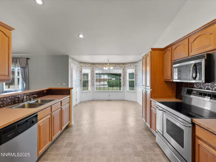 696 Sunrise, Fallon, Nevada 89406, 4 Bedrooms Bedrooms, ,2 BathroomsBathrooms,Residential,Residential,Sunrise,250052867