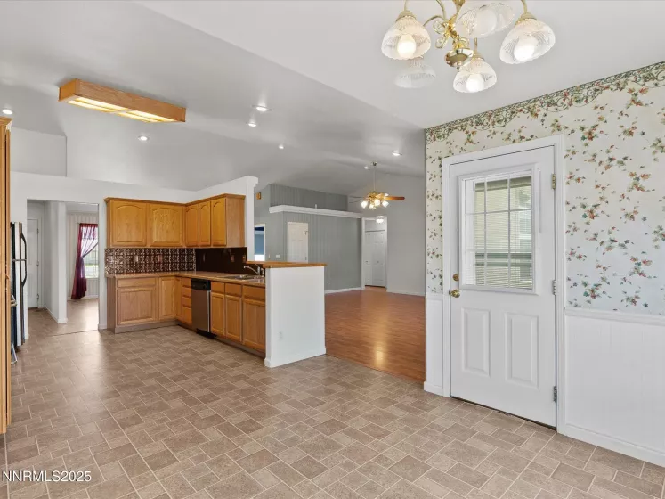 696 Sunrise, Fallon, Nevada 89406, 4 Bedrooms Bedrooms, ,2 BathroomsBathrooms,Residential,Residential,Sunrise,250052867