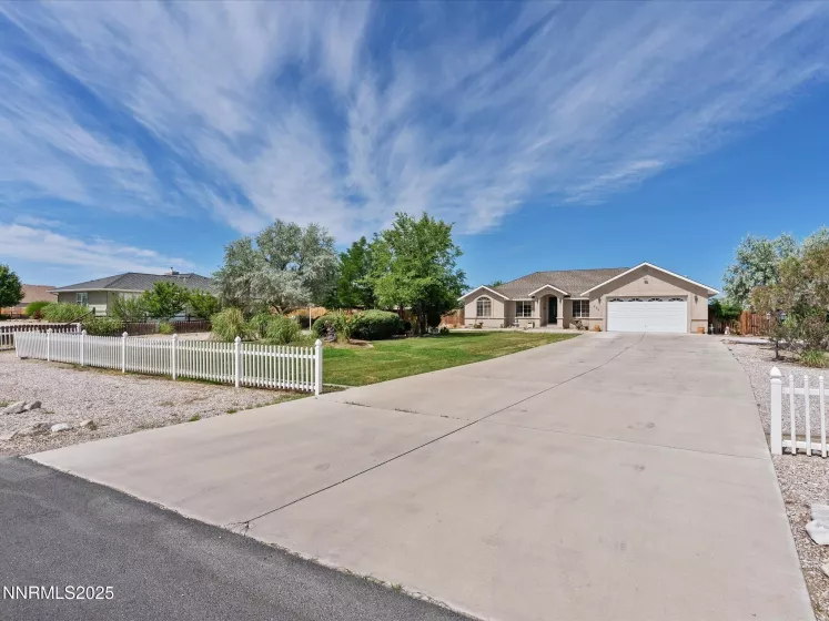 696 Sunrise, Fallon, Nevada 89406, 4 Bedrooms Bedrooms, ,2 BathroomsBathrooms,Residential,Residential,Sunrise,250052867