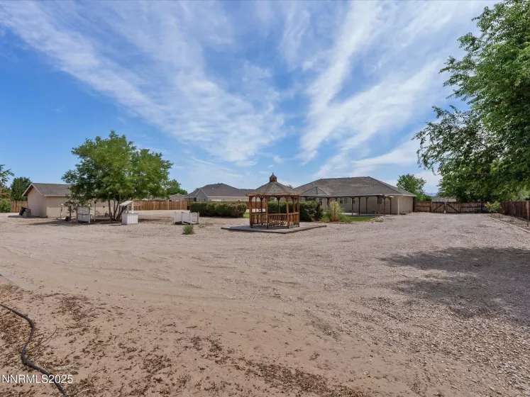 696 Sunrise, Fallon, Nevada 89406, 4 Bedrooms Bedrooms, ,2 BathroomsBathrooms,Residential,Residential,Sunrise,250052867
