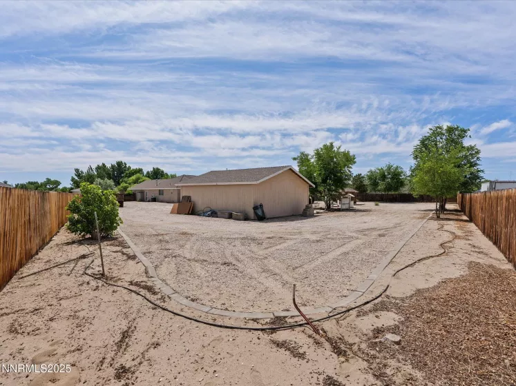 696 Sunrise, Fallon, Nevada 89406, 4 Bedrooms Bedrooms, ,2 BathroomsBathrooms,Residential,Residential,Sunrise,250052867