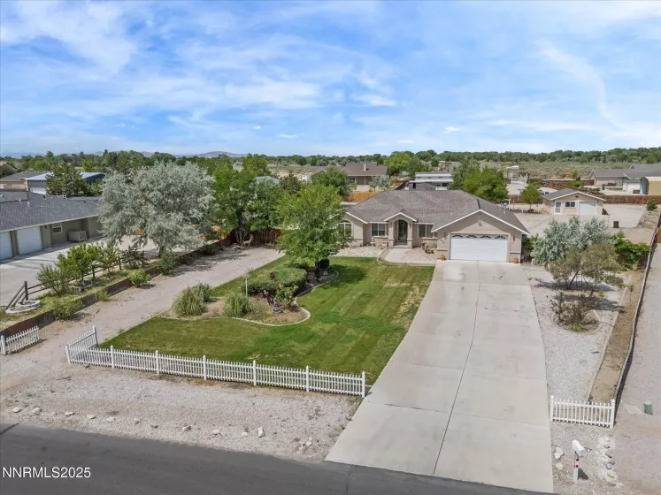696 Sunrise, Fallon, Nevada 89406, 4 Bedrooms Bedrooms, ,2 BathroomsBathrooms,Residential,Residential,Sunrise,250052867