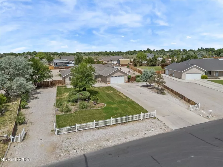 696 Sunrise, Fallon, Nevada 89406, 4 Bedrooms Bedrooms, ,2 BathroomsBathrooms,Residential,Residential,Sunrise,250052867