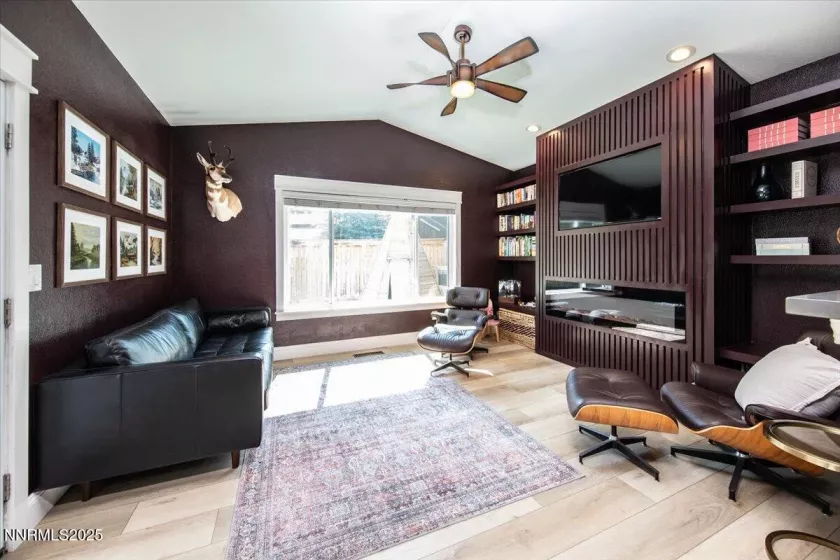 5026 Palo Alto, Sparks, Nevada 89436, 3 Bedrooms Bedrooms, ,2 BathroomsBathrooms,Residential,Residential,Palo Alto,250052866