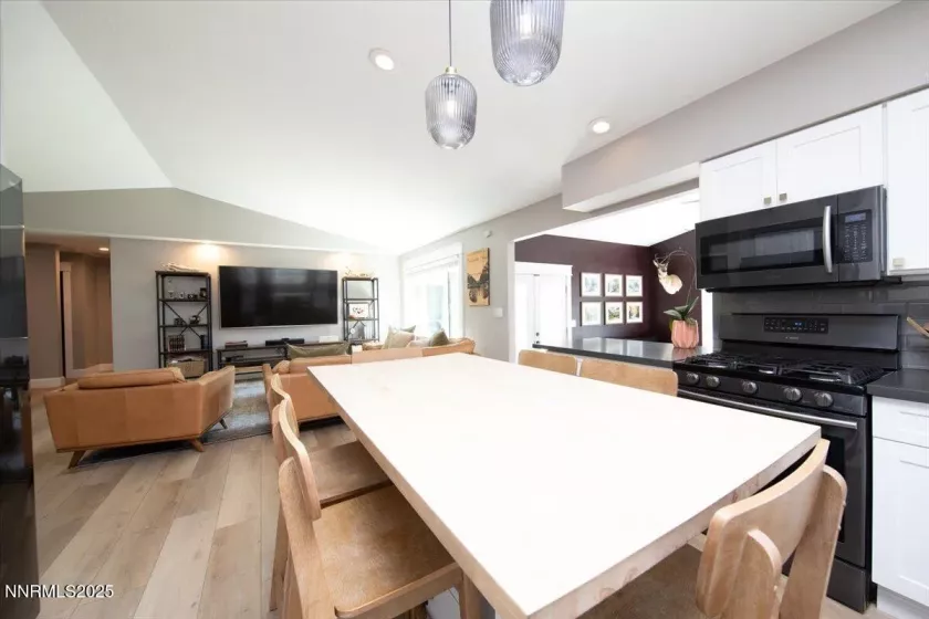 5026 Palo Alto, Sparks, Nevada 89436, 3 Bedrooms Bedrooms, ,2 BathroomsBathrooms,Residential,Residential,Palo Alto,250052866