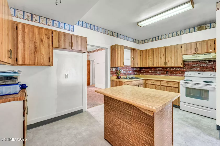 1012 Nevada, Carson City, Nevada 89703, 4 Bedrooms Bedrooms, ,1 BathroomBathrooms,Residential,Residential,Nevada,250052872