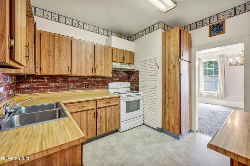 1012 Nevada, Carson City, Nevada 89703, 4 Bedrooms Bedrooms, ,1 BathroomBathrooms,Residential,Residential,Nevada,250052872