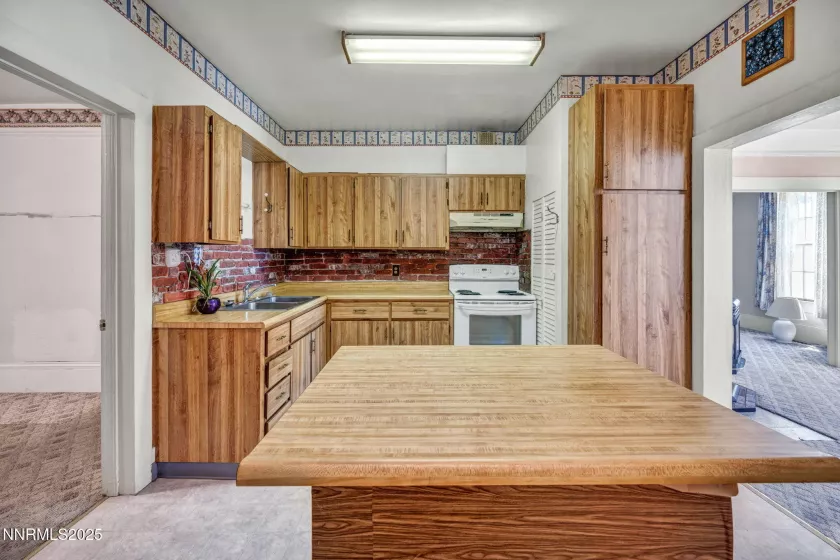 1012 Nevada, Carson City, Nevada 89703, 4 Bedrooms Bedrooms, ,1 BathroomBathrooms,Residential,Residential,Nevada,250052872