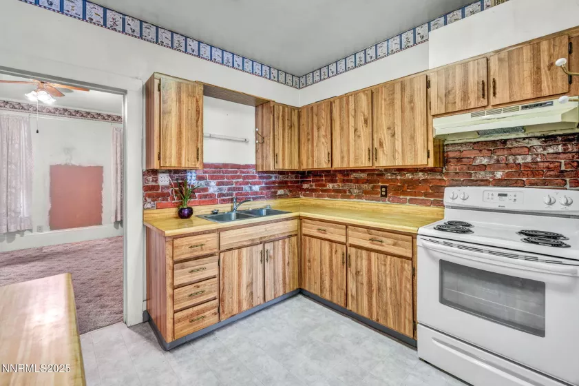 1012 Nevada, Carson City, Nevada 89703, 4 Bedrooms Bedrooms, ,1 BathroomBathrooms,Residential,Residential,Nevada,250052872