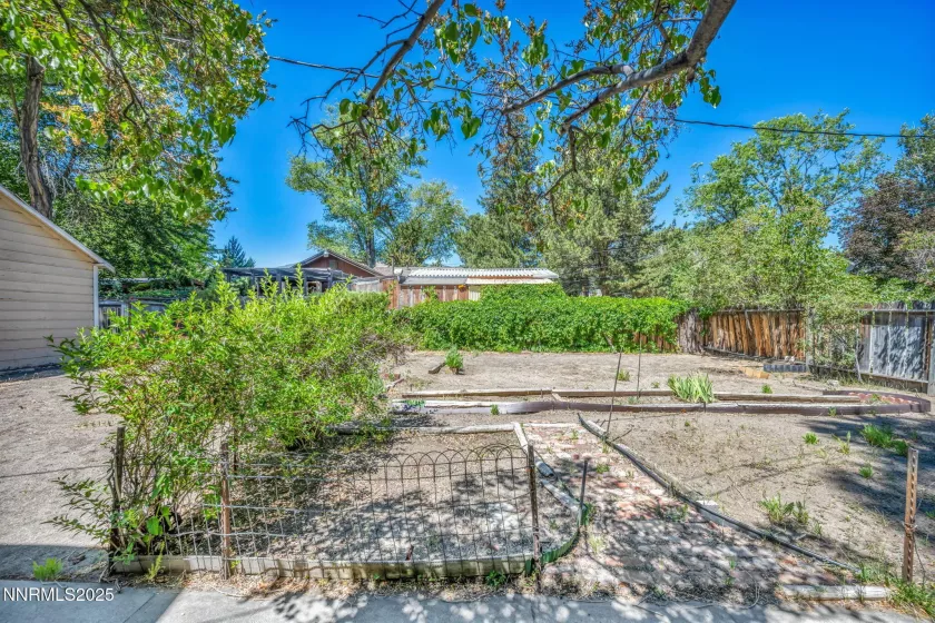 1012 Nevada, Carson City, Nevada 89703, 4 Bedrooms Bedrooms, ,1 BathroomBathrooms,Residential,Residential,Nevada,250052872