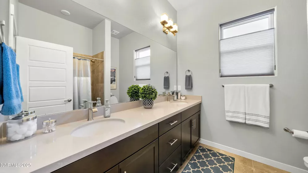 9625 Lane Garrett, Reno, Nevada 89511, 3 Bedrooms Bedrooms, ,3 BathroomsBathrooms,Residential,Residential,Lane Garrett,250052880