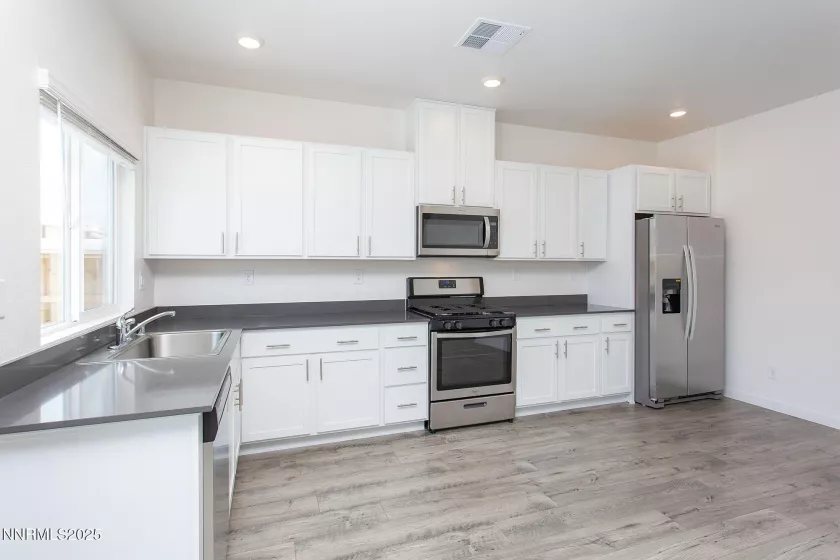 436 Summer Triangle, Reno, Nevada 89506, 4 Bedrooms Bedrooms, ,3 BathroomsBathrooms,Residential Lease,Manufactured,Summer Triangle,250052886