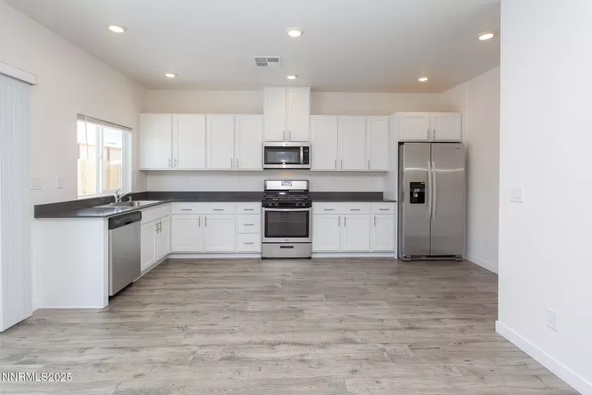 436 Summer Triangle, Reno, Nevada 89506, 4 Bedrooms Bedrooms, ,3 BathroomsBathrooms,Residential Lease,Manufactured,Summer Triangle,250052886