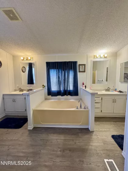 8360 Prairie Dog, Winnemucca, Nevada 89445, 3 Bedrooms Bedrooms, ,2 BathroomsBathrooms,Residential,Residential,Prairie Dog,250052824