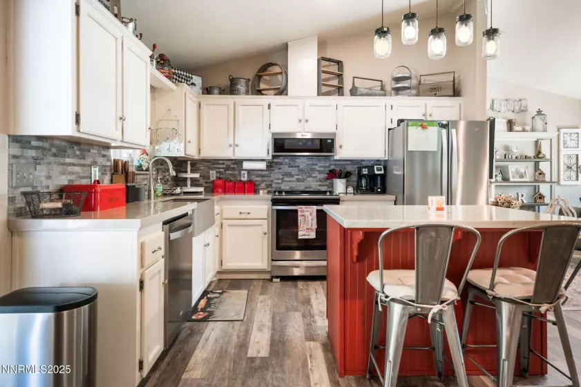 641 Long Valley, Gardnerville, Nevada 89460, 3 Bedrooms Bedrooms, ,2 BathroomsBathrooms,Residential,Residential,Long Valley,250052827