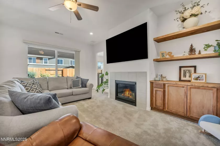 2180 Snoqualmie, Sparks, Nevada 89436, 3 Bedrooms Bedrooms, ,3 BathroomsBathrooms,Residential,Residential,Snoqualmie,250052834