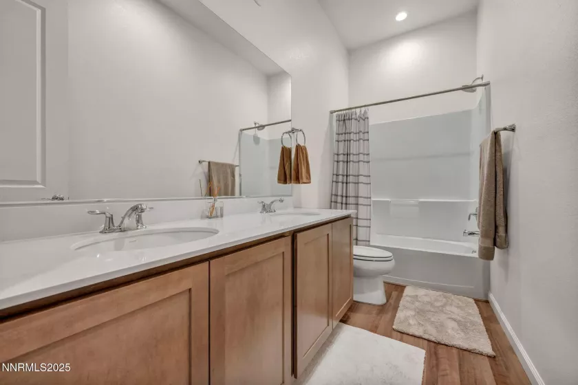 2180 Snoqualmie, Sparks, Nevada 89436, 3 Bedrooms Bedrooms, ,3 BathroomsBathrooms,Residential,Residential,Snoqualmie,250052834