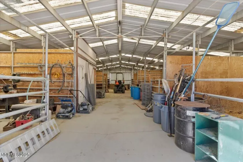 8 Stall Barn