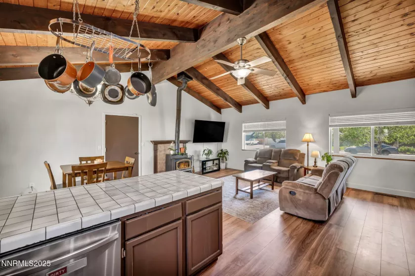 1419 Leonard, Gardnerville, Nevada 89460, 3 Bedrooms Bedrooms, ,2 BathroomsBathrooms,Residential,Residential,Leonard,250052894