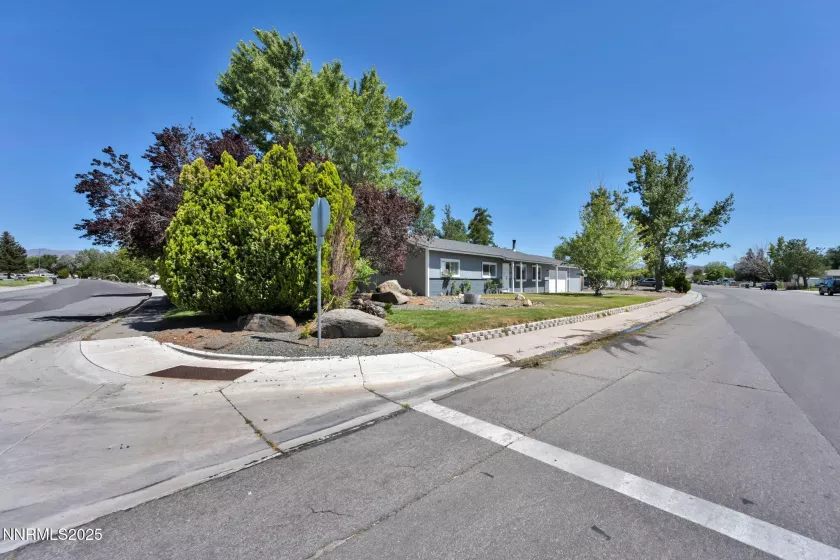 1419 Leonard, Gardnerville, Nevada 89460, 3 Bedrooms Bedrooms, ,2 BathroomsBathrooms,Residential,Residential,Leonard,250052894
