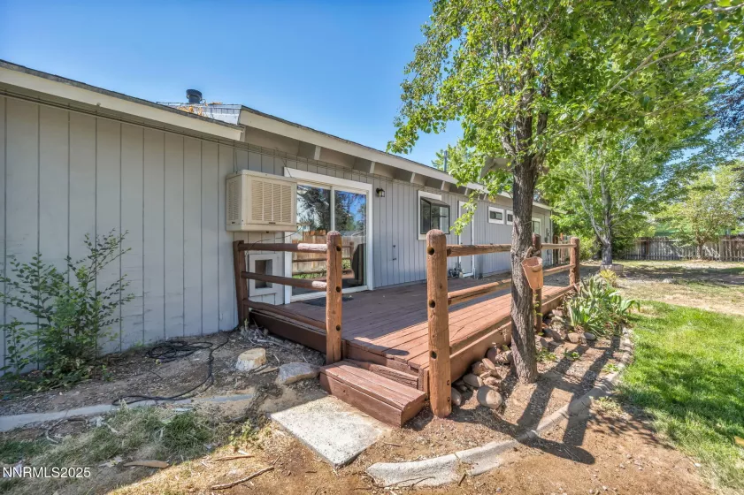 1419 Leonard, Gardnerville, Nevada 89460, 3 Bedrooms Bedrooms, ,2 BathroomsBathrooms,Residential,Residential,Leonard,250052894
