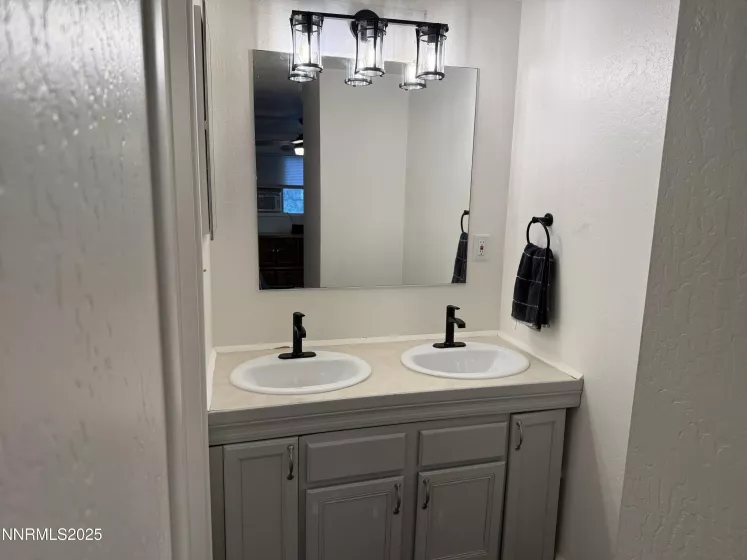 345 H, Sparks, Nevada 89431, 3 Bedrooms Bedrooms, ,2 BathroomsBathrooms,Residential,Residential,H,250052896