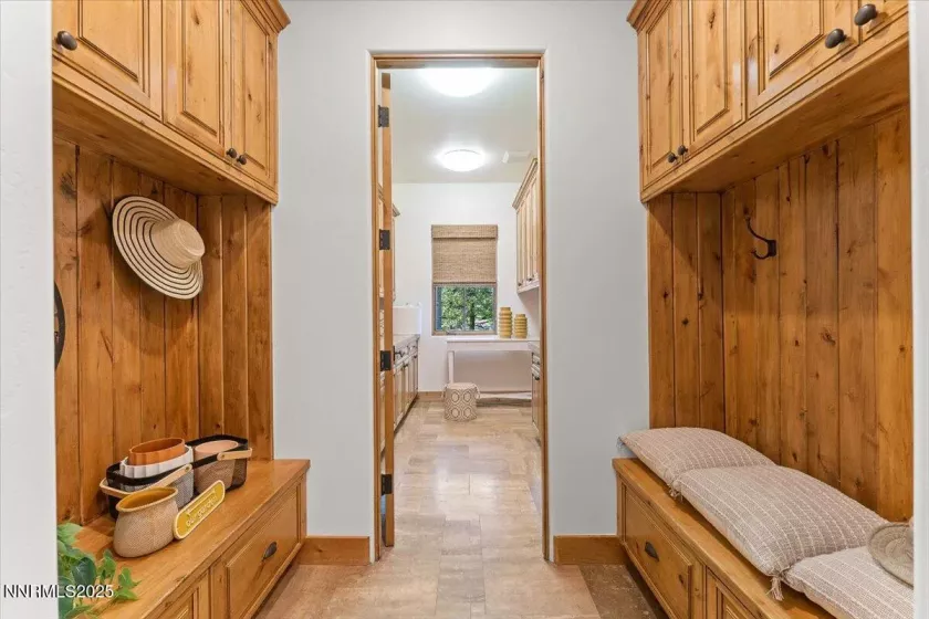 5695 Alpinista, Reno, Nevada 89511, 4 Bedrooms Bedrooms, ,5 BathroomsBathrooms,Residential,Residential,Alpinista,250052899