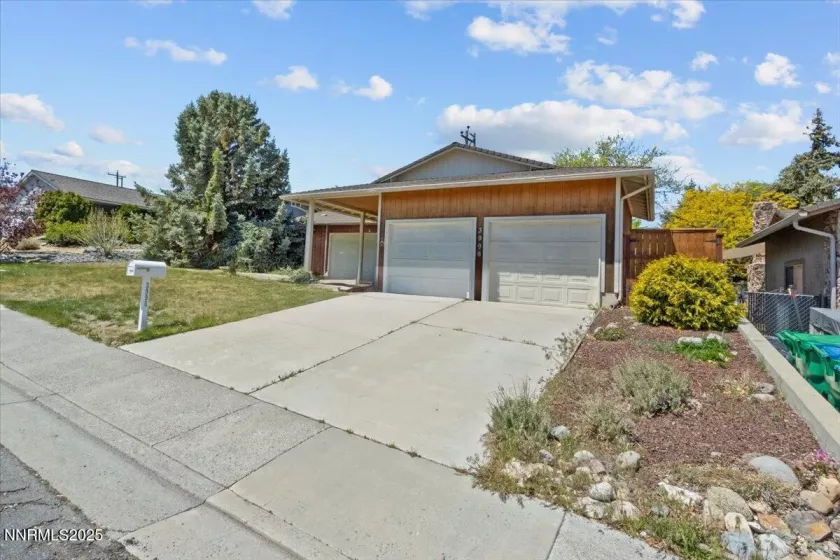 3996 Buckingham, Reno, Nevada 89503, 3 Bedrooms Bedrooms, ,2 BathroomsBathrooms,Residential,Residential,Buckingham,250052921