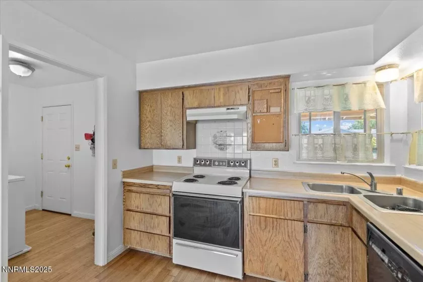 3996 Buckingham, Reno, Nevada 89503, 3 Bedrooms Bedrooms, ,2 BathroomsBathrooms,Residential,Residential,Buckingham,250052921