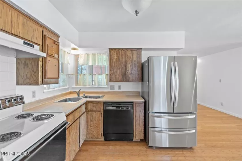 3996 Buckingham, Reno, Nevada 89503, 3 Bedrooms Bedrooms, ,2 BathroomsBathrooms,Residential,Residential,Buckingham,250052921
