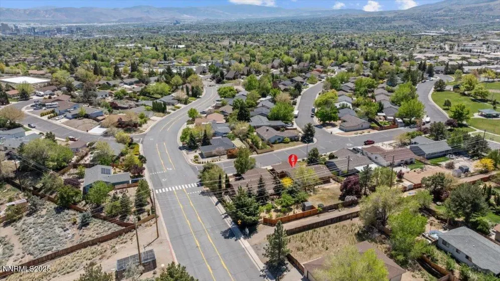 3996 Buckingham, Reno, Nevada 89503, 3 Bedrooms Bedrooms, ,2 BathroomsBathrooms,Residential,Residential,Buckingham,250052921