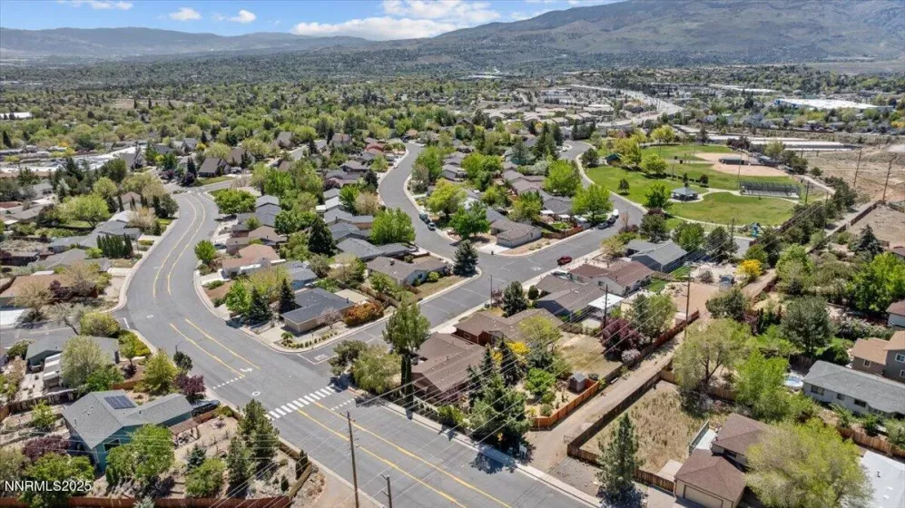 3996 Buckingham, Reno, Nevada 89503, 3 Bedrooms Bedrooms, ,2 BathroomsBathrooms,Residential,Residential,Buckingham,250052921