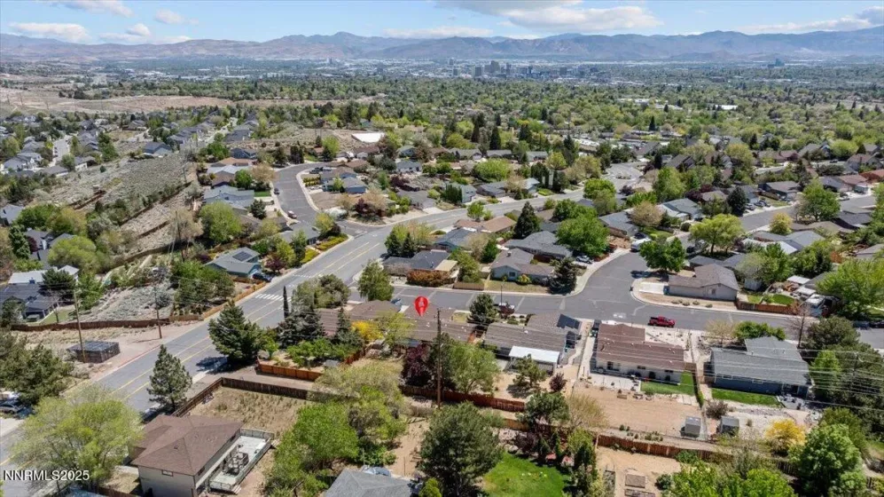 3996 Buckingham, Reno, Nevada 89503, 3 Bedrooms Bedrooms, ,2 BathroomsBathrooms,Residential,Residential,Buckingham,250052921