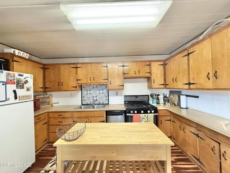 195 Pleasant Hill, Battle Mountain, Nevada 89820, 3 Bedrooms Bedrooms, ,2 BathroomsBathrooms,Residential,Residential,Pleasant Hill,250052928