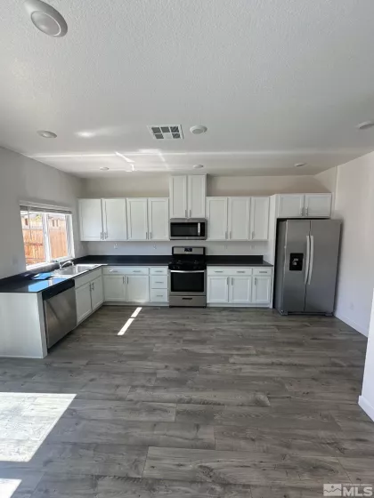 420 Summer Triangle, Reno, Nevada 89506, 4 Bedrooms Bedrooms, ,3 BathroomsBathrooms,Residential Lease,Manufactured,Summer Triangle,250052934