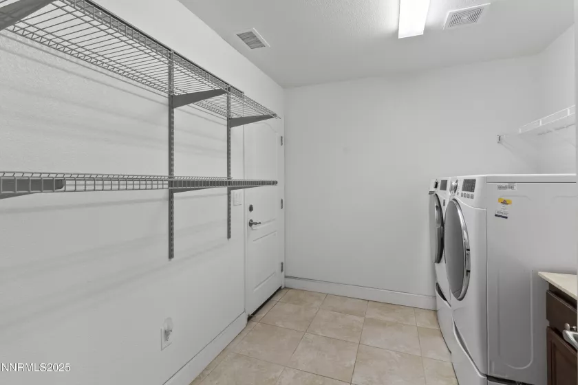 7797 Rhythm, Sparks, Nevada 89436, 4 Bedrooms Bedrooms, ,2 BathroomsBathrooms,Residential,Residential,Rhythm,250052949