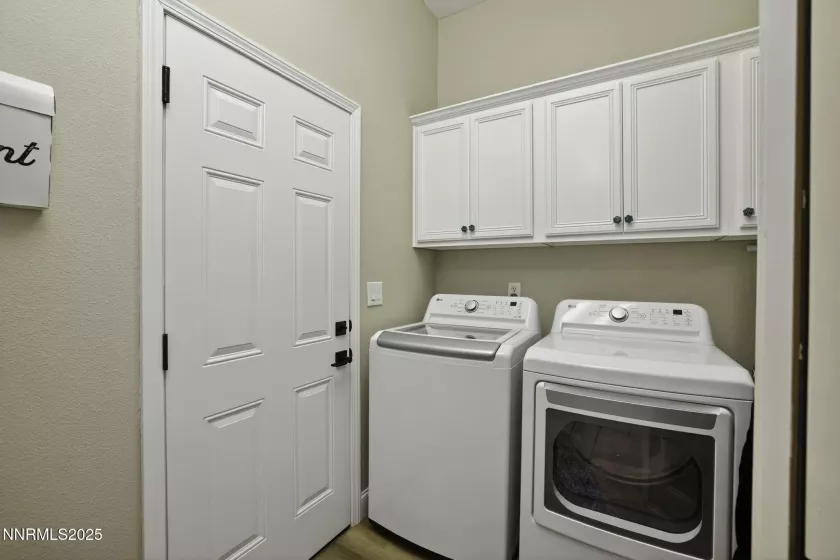 5804 Desert Mirage, Sparks, Nevada 89436, 3 Bedrooms Bedrooms, ,2 BathroomsBathrooms,Residential,Residential,Desert Mirage,250052953
