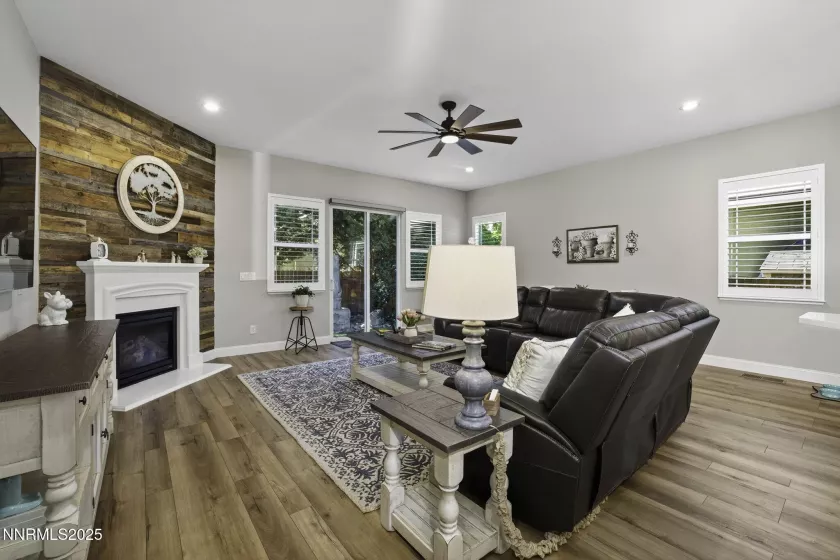 5804 Desert Mirage, Sparks, Nevada 89436, 3 Bedrooms Bedrooms, ,2 BathroomsBathrooms,Residential,Residential,Desert Mirage,250052953