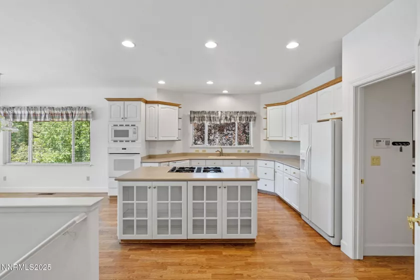 5675 Hidden Valley, Reno, Nevada 89502, 5 Bedrooms Bedrooms, ,5 BathroomsBathrooms,Residential,Residential,Hidden Valley,250052958