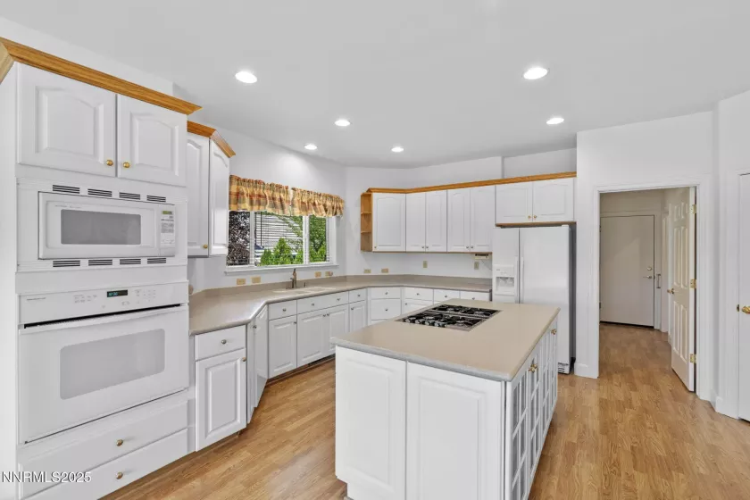 5675 Hidden Valley, Reno, Nevada 89502, 5 Bedrooms Bedrooms, ,5 BathroomsBathrooms,Residential,Residential,Hidden Valley,250052958