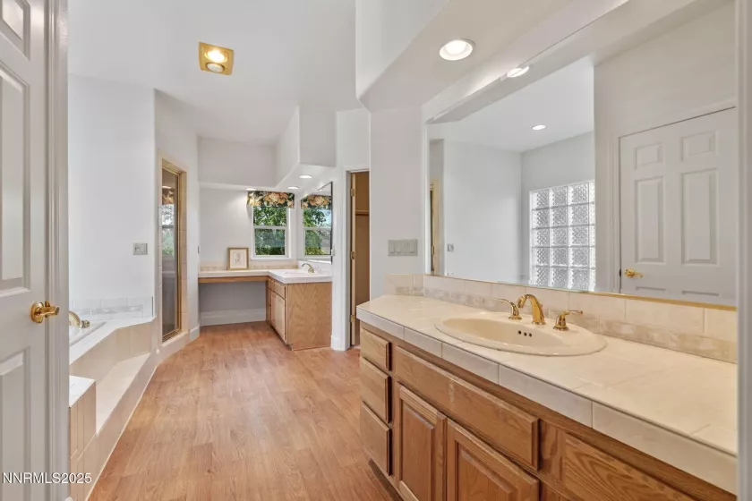 5675 Hidden Valley, Reno, Nevada 89502, 5 Bedrooms Bedrooms, ,5 BathroomsBathrooms,Residential,Residential,Hidden Valley,250052958