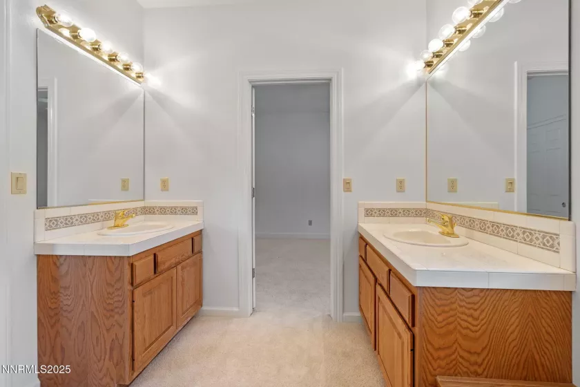 5675 Hidden Valley, Reno, Nevada 89502, 5 Bedrooms Bedrooms, ,5 BathroomsBathrooms,Residential,Residential,Hidden Valley,250052958