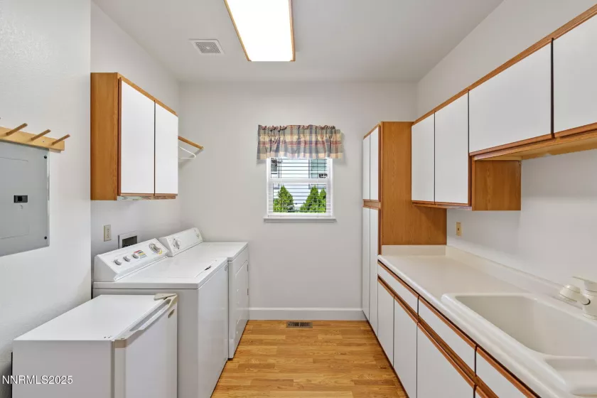 5675 Hidden Valley, Reno, Nevada 89502, 5 Bedrooms Bedrooms, ,5 BathroomsBathrooms,Residential,Residential,Hidden Valley,250052958