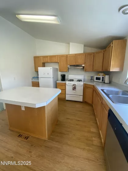4125 Golden Cir, Winnemucca, Nevada 89445, 3 Bedrooms Bedrooms, ,2 BathroomsBathrooms,Residential,Residential,Golden Cir,250052960