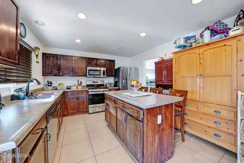 8905 Griffon, Reno, Nevada 89506, 4 Bedrooms Bedrooms, ,4 BathroomsBathrooms,Residential,Residential,Griffon,250052962