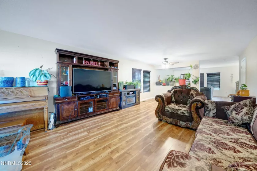8905 Griffon, Reno, Nevada 89506, 4 Bedrooms Bedrooms, ,4 BathroomsBathrooms,Residential,Residential,Griffon,250052962